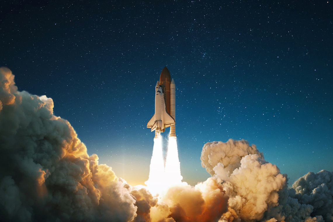 Space Shuttle in den Wolken