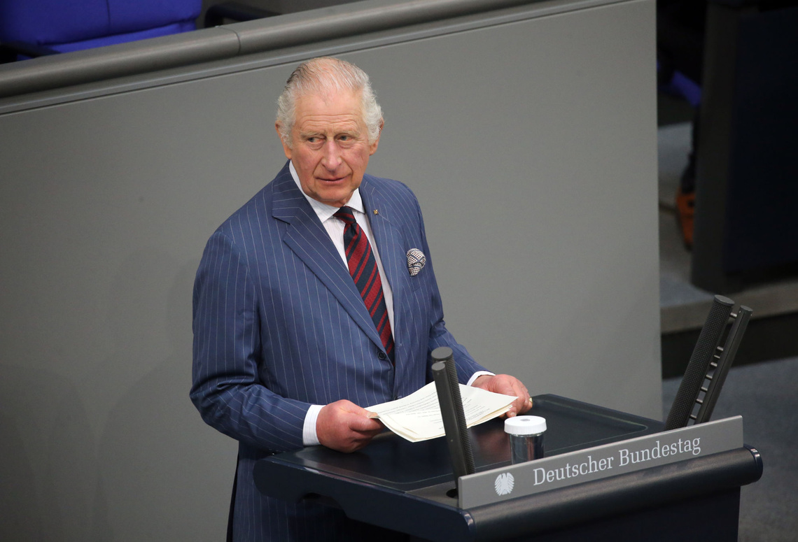 König Charles am Rednerpult im Bundestag