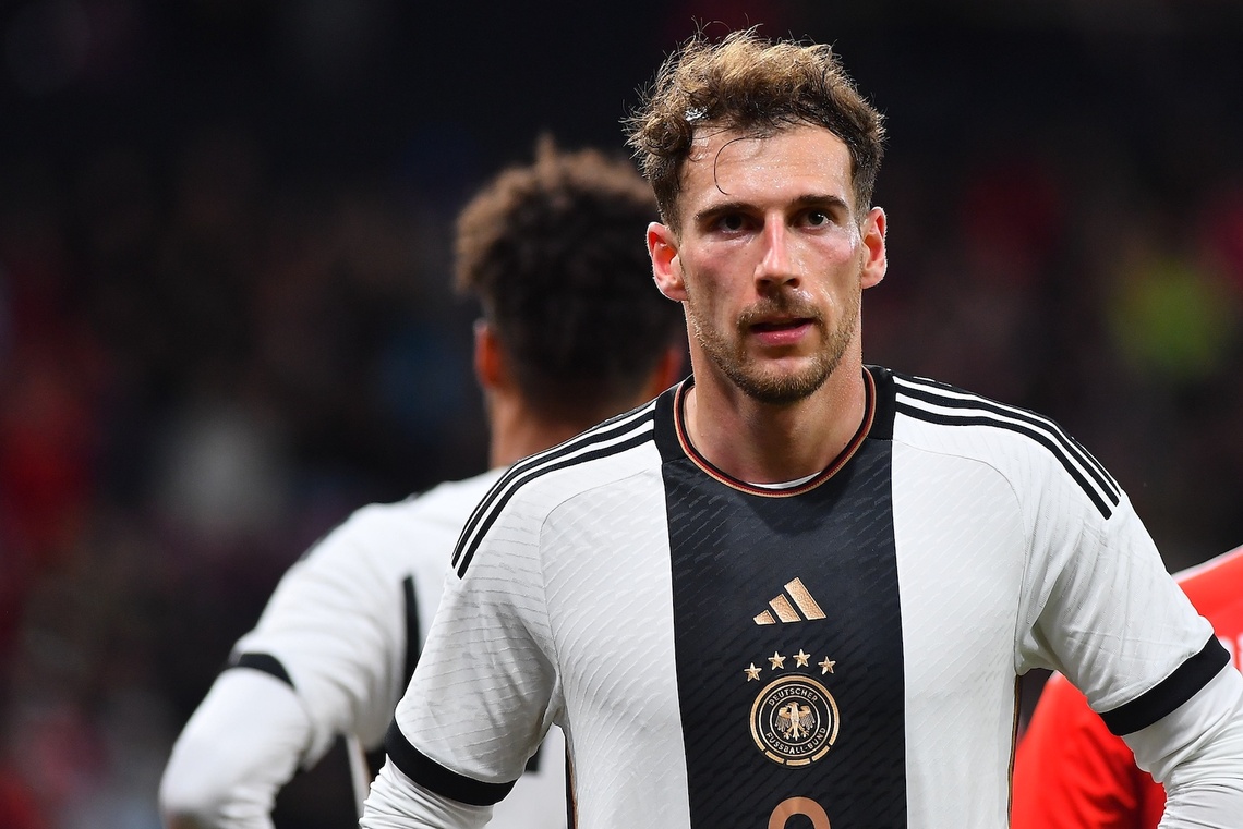 Leon Goretzka auf dem Fußballplatz 