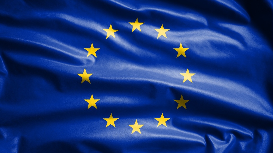 Europaflagge mit zwölf Sternen 