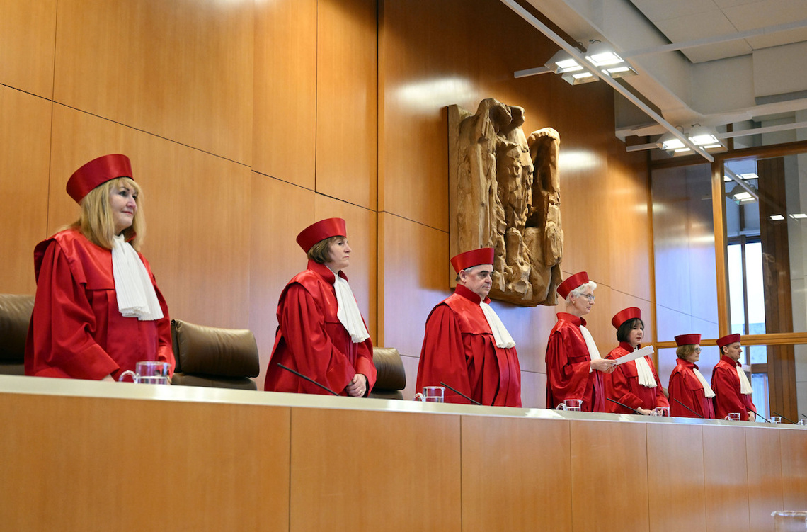 Richter in roten Roben 