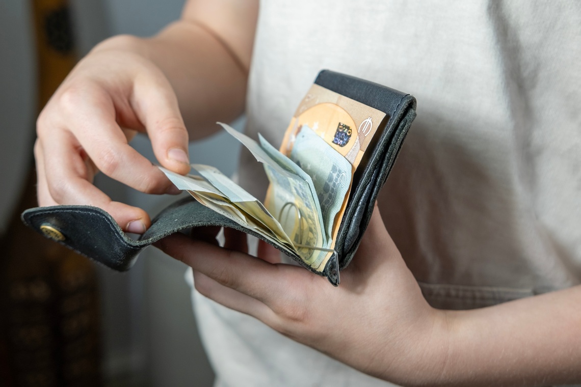 Portmonee mit Geld.